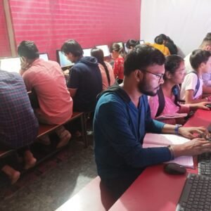 Modern computer lab with latest systems at Varanasi Institutes Digital marketing institute