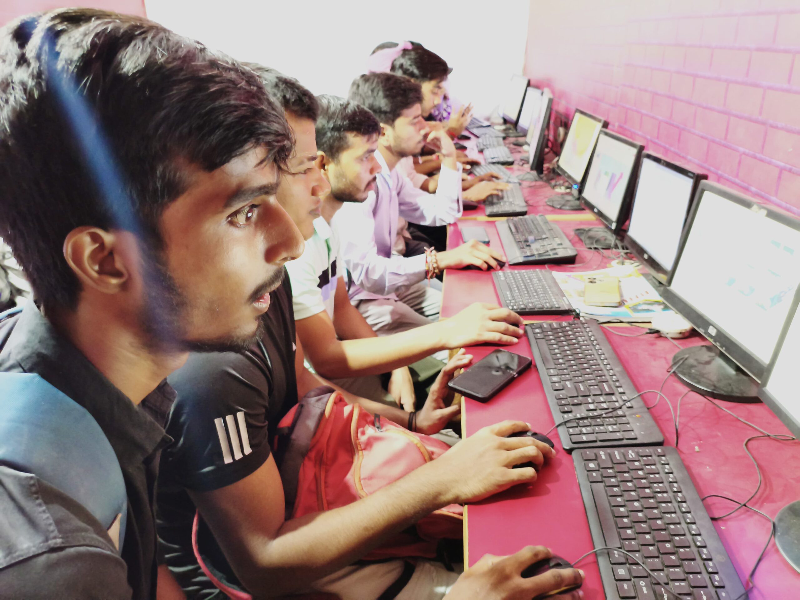 Learning Digital Marketing in Varanasi Institutes